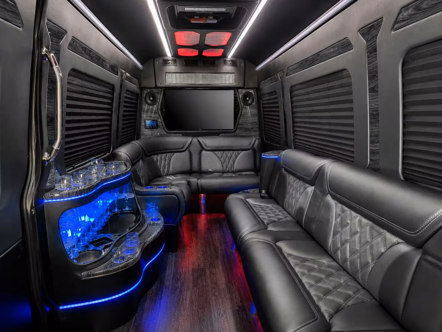 palm desert groups love long distance bus rentals to san diego